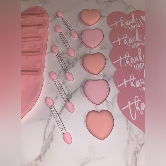 MAKE-UP FREEBIE FOR YOUR BUYERS BUNDLE - Picture 3 of 5